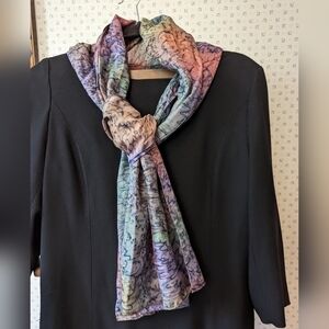 🩷 100% silk  scarf hand woven, dyed and sewn  beautiful colors muted